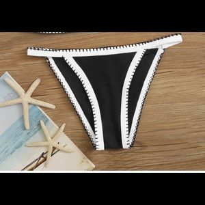 Black and white super cute bikini bottoms!!